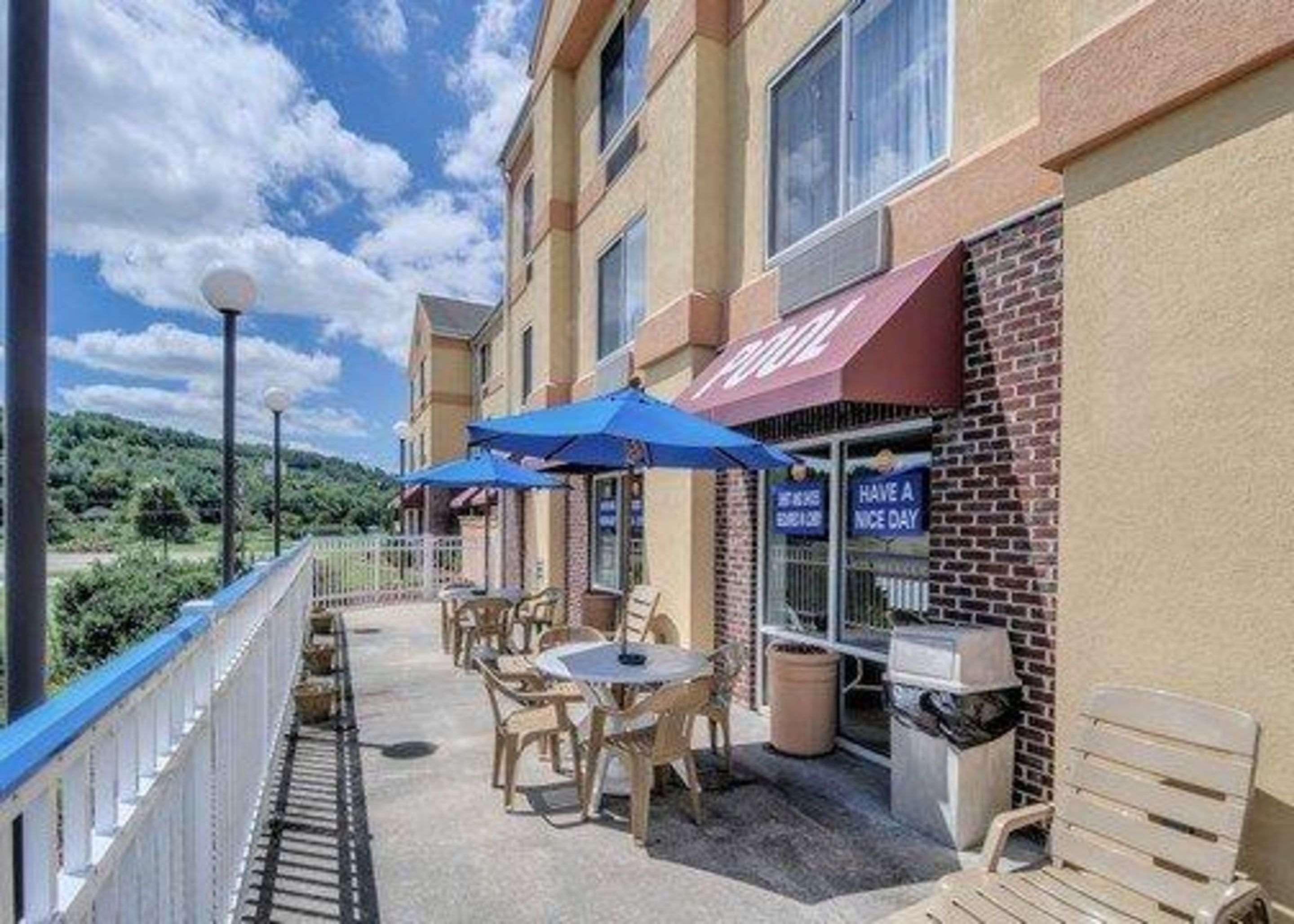 Comfort Inn & Suites Hillsville I-77 Exteriér fotografie
