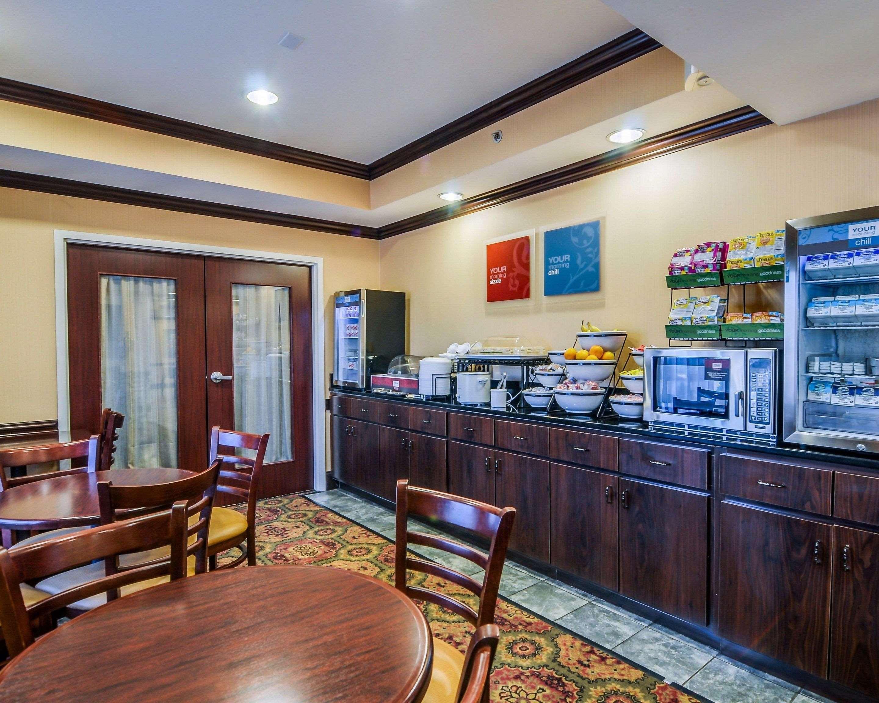Comfort Inn & Suites Hillsville I-77 Exteriér fotografie